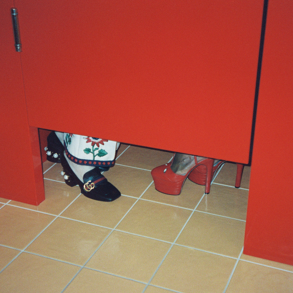 Cassandra Willis, Bathroom Confessions