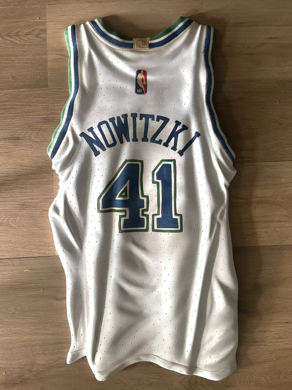 Nate Facciolla, Dirk Retro White