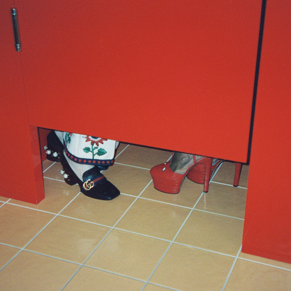 Cassandra Willis, Bathroom Confessions