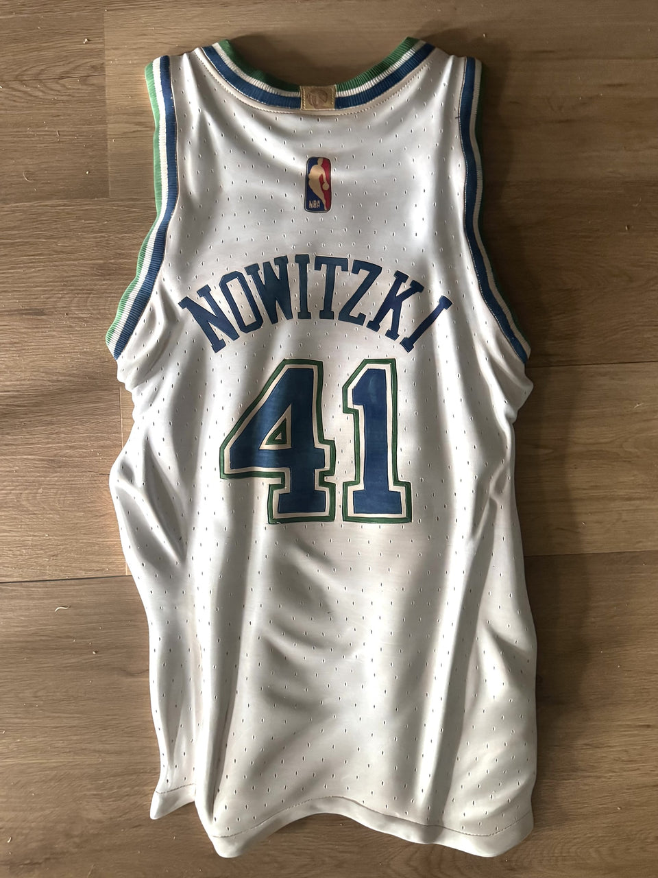 Nate Facciolla, Dirk Retro White